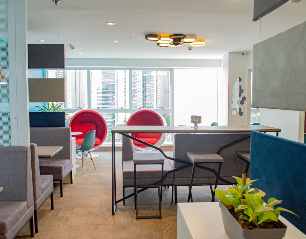 espaço de lounge no coworking br.ofices goiania