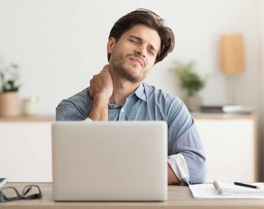 homem cansado de trabalhar